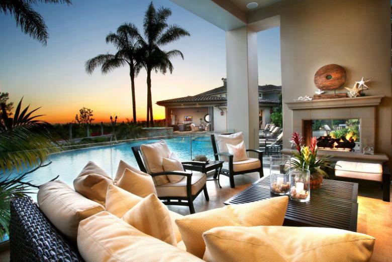 Outdoor Living On Marco Island